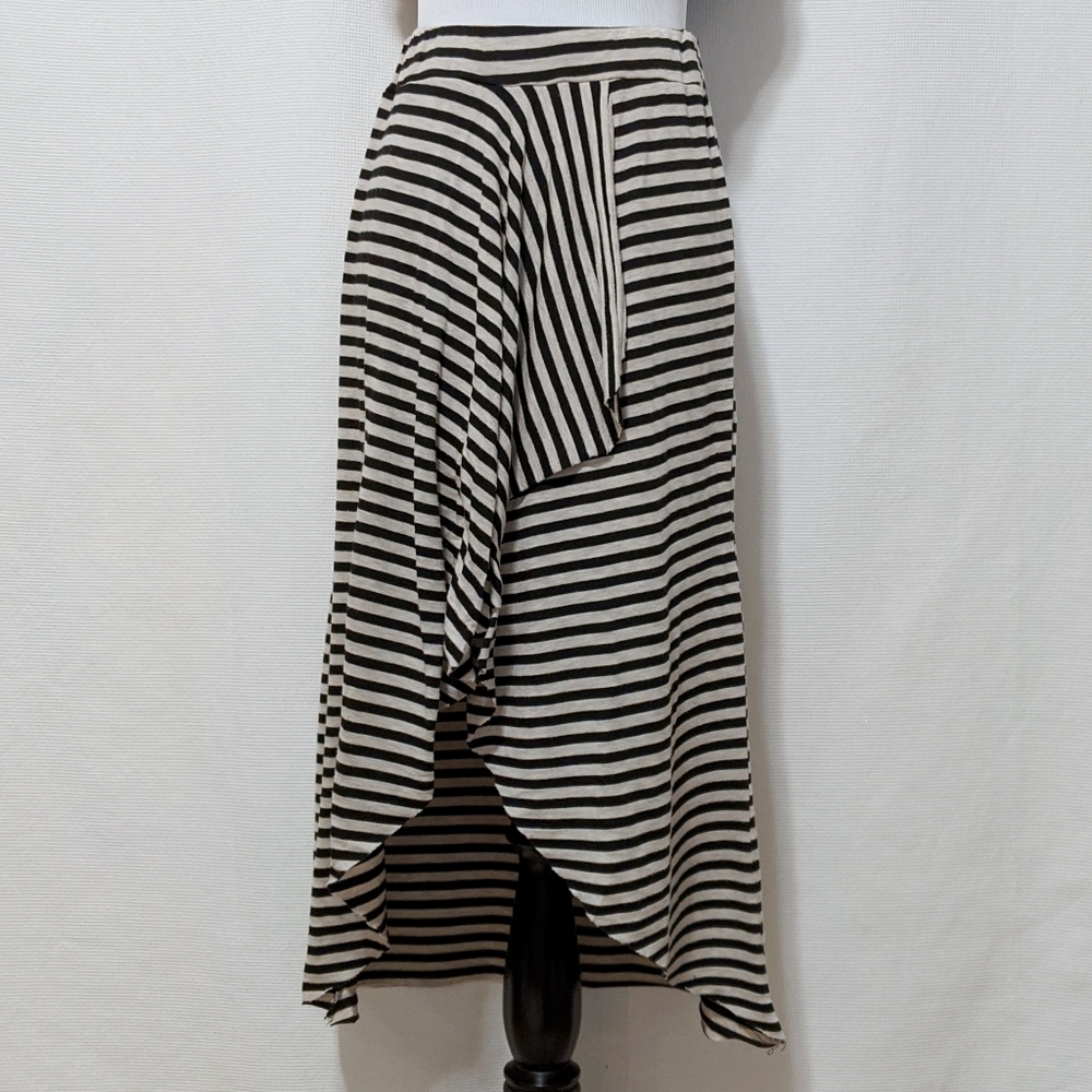 julie's closet Striped Tulip Hem Women's Skirt | L